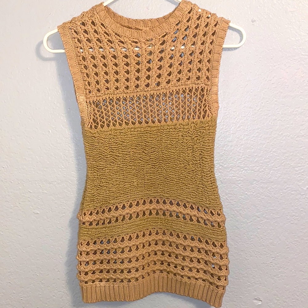 Loose knit sleeveless vest top